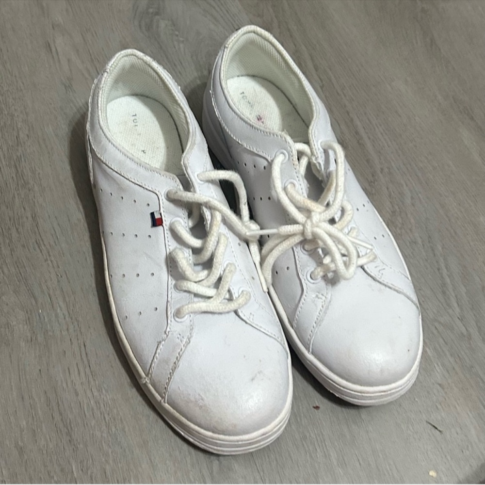 Tommy Hilfiger Women’s Size 8.5 White Leather Sneakers